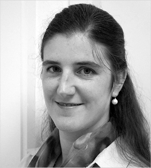 Dr. Kata Moser